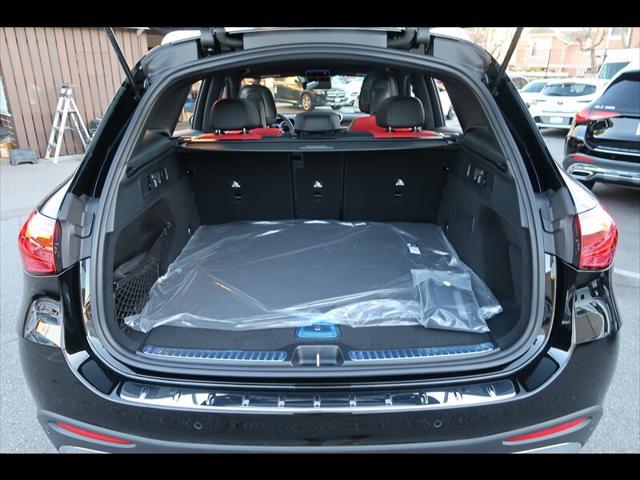Photo of 2024 Black Mercedes-Benz GLC 300