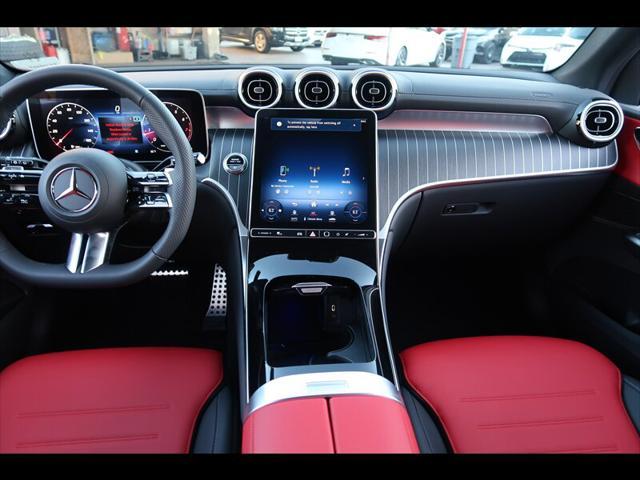 Photo of 2024 Black Mercedes-Benz GLC 300