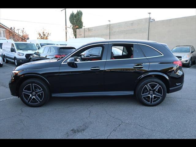 Photo of 2024 Black Mercedes-Benz GLC 300