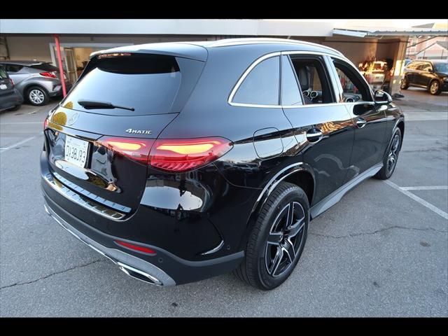 Photo of 2024 Black Mercedes-Benz GLC 300