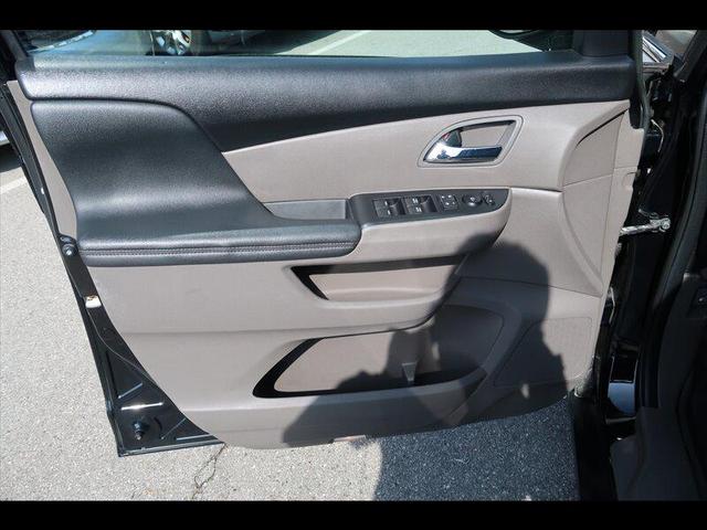 Photo of 2014 Crystal Black Pearl Honda Odyssey