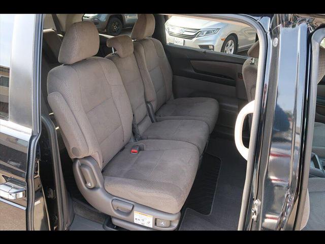 Photo of 2014 Crystal Black Pearl Honda Odyssey