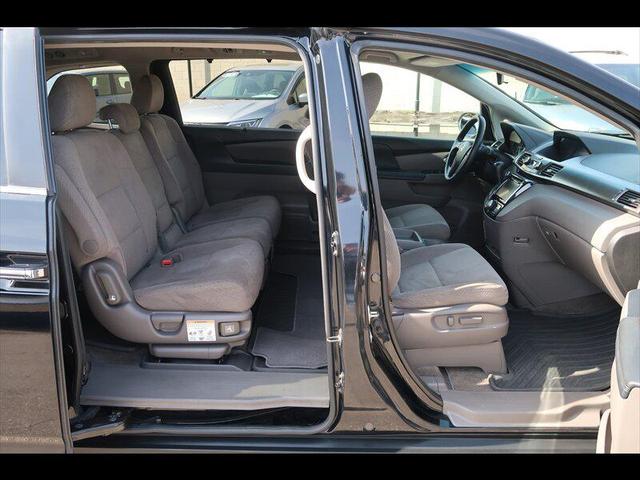 Photo of 2014 Crystal Black Pearl Honda Odyssey