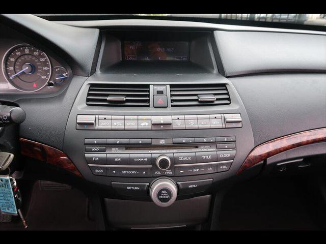 Photo of 2010 White Diamond Pearl Honda Accord Crosstour