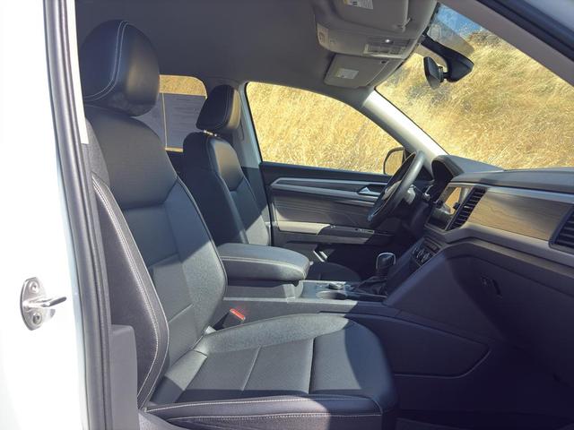 Photo of 2021 Pure White Volkswagen Atlas