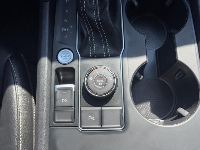 Photo of 2021 Pure White Volkswagen Atlas