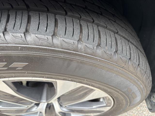 Photo of 2021 Moon Dust Toyota Highlander Hybrid