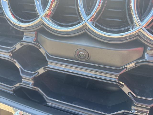 Photo of 2024 Gray Metallic Audi Q5