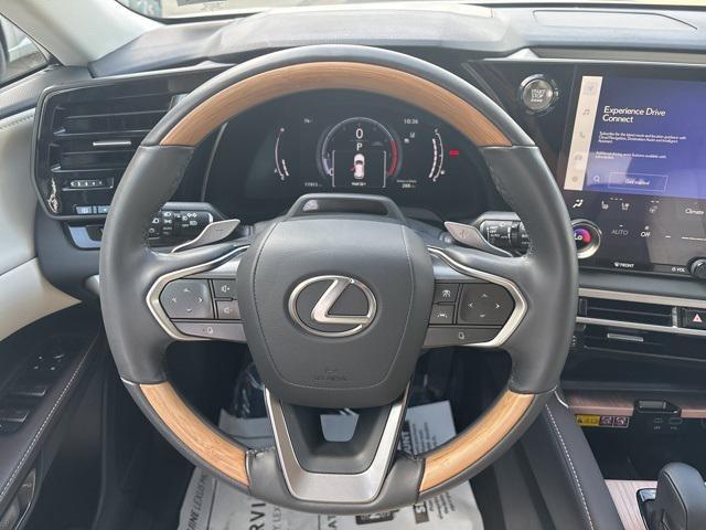 Photo of 2024 Eminent White Pearl Lexus RX 350