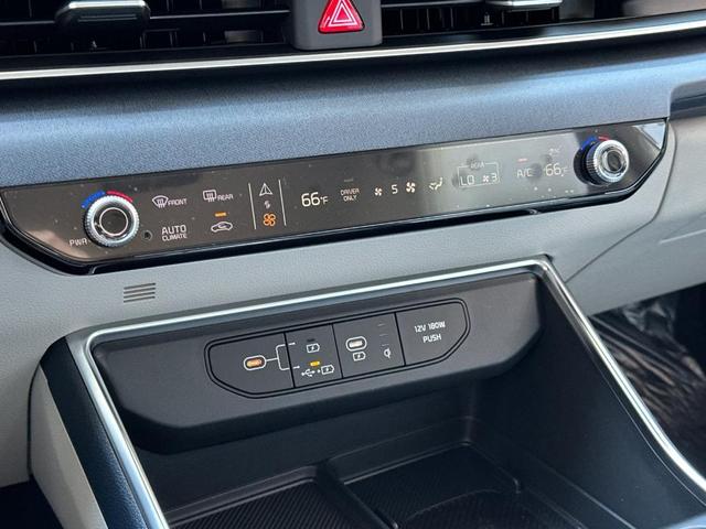 Photo of 2026 Metal Kia Carnival Hybrid
