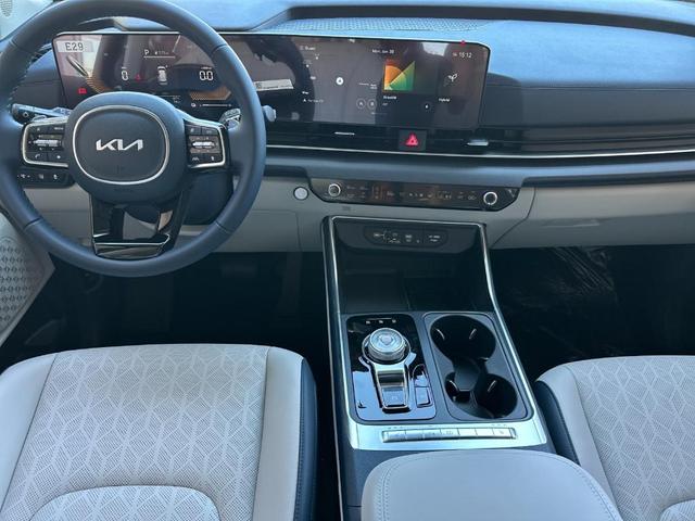 Photo of 2026 Metal Kia Carnival Hybrid