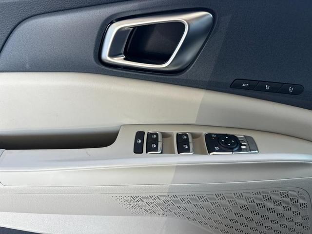 Photo of 2026 Metal Kia Carnival Hybrid
