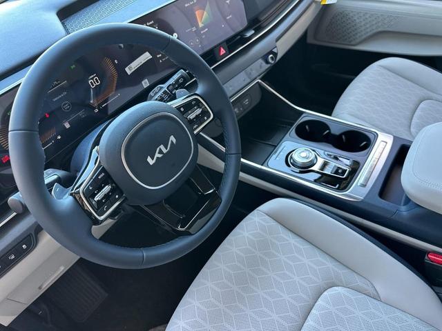 Photo of 2026 Metal Kia Carnival Hybrid