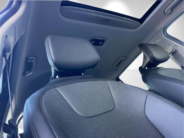Photo of 2025 Green Kia Niro