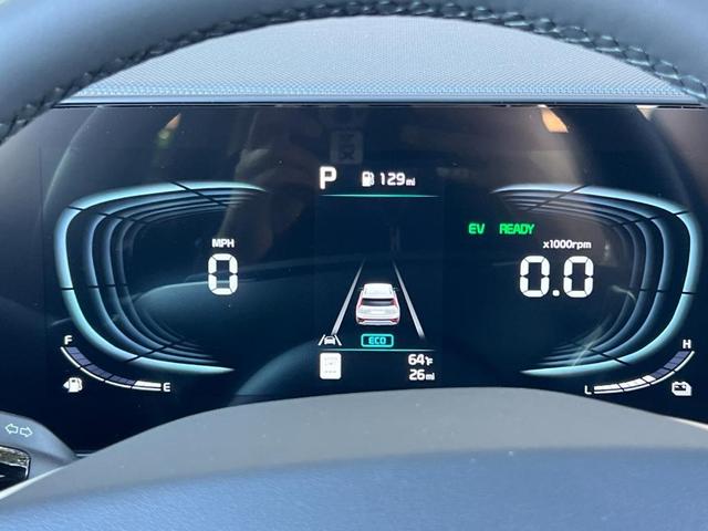 Photo of 2025 Green Kia Niro