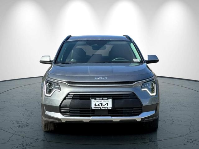 Photo of 2025 Steel Gray Kia Niro