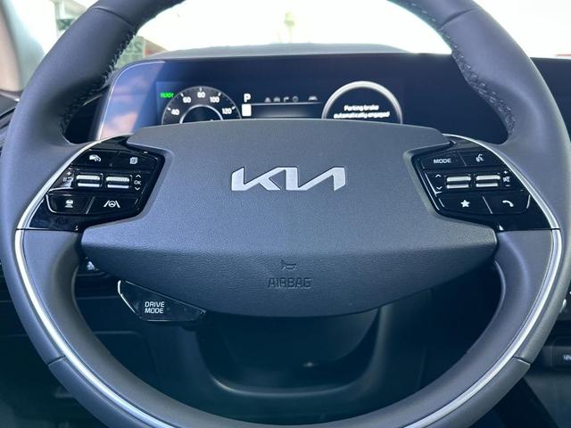 Photo of 2025 Aurora Black Pearl Kia Niro EV
