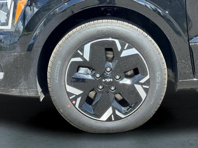 Photo of 2025 Aurora Black Pearl Kia Niro EV