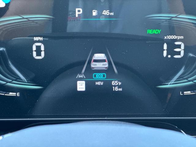 Photo of 2025 Gray Kia Niro Plug-In Hybrid