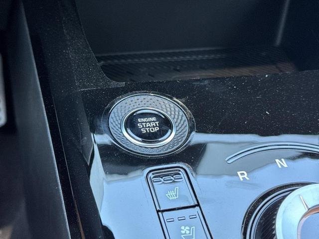 Photo of 2025 Gray Kia Niro Plug-In Hybrid