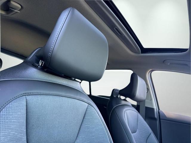 Photo of 2025 Gray Kia Niro Plug-In Hybrid