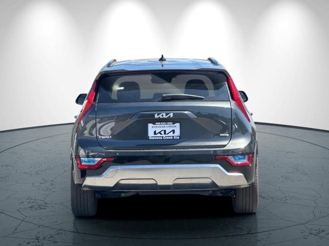 Photo of 2025 Gray Kia Niro Plug-In Hybrid
