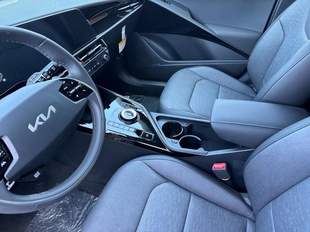 Photo of 2025 Gray Kia Niro Plug-In Hybrid