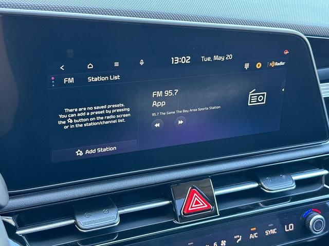 Photo of 2025 Aurora Black Pearl Kia Niro