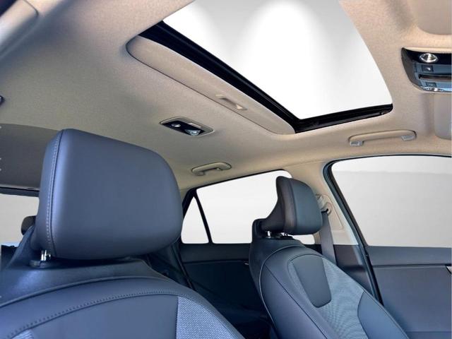 Photo of 2025 Aurora Black Pearl Kia Niro