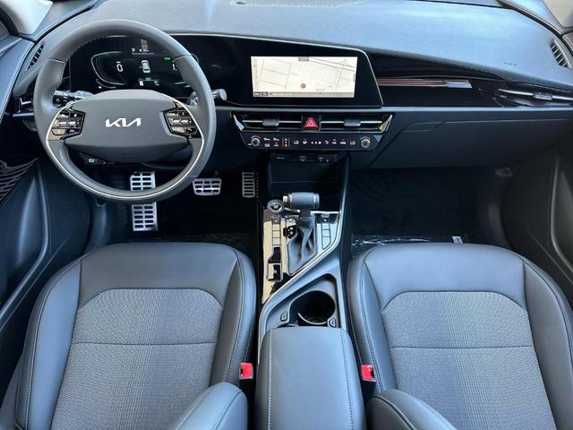 Photo of 2025 Aurora Black Pearl Kia Niro