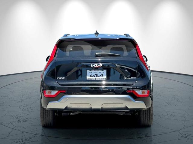 Photo of 2025 Aurora Black Pearl Kia Niro
