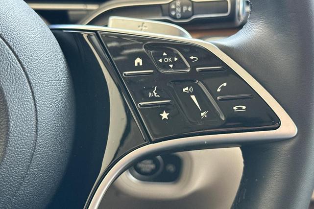 Photo of 2024 Polar White Mercedes-Benz GLS 450