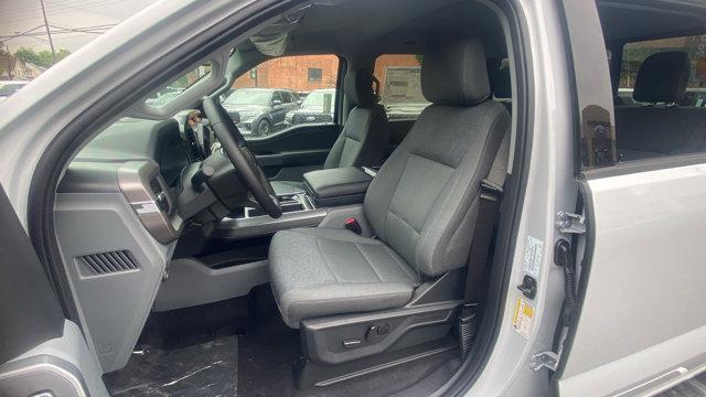 Photo of 2025 White Metallic Ford F-150
