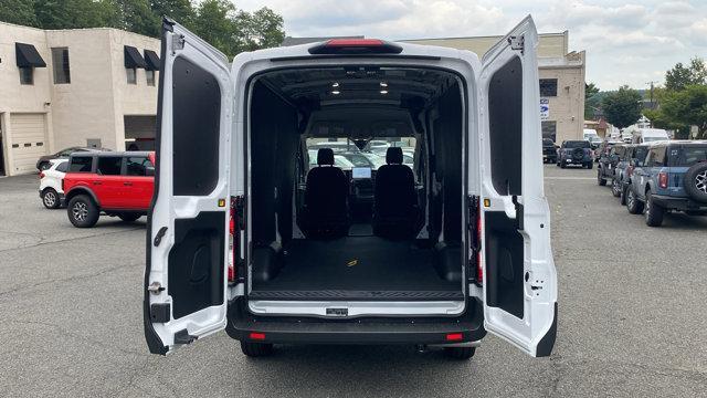 Photo of 2025 Oxford White Ford Transit-250