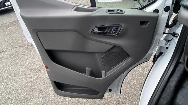 Photo of 2025 Oxford White Ford Transit-250