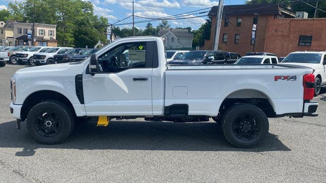 Photo of 2025 Oxford White Ford F-350