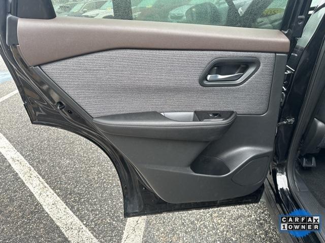Photo of 2022 Black Nissan Rogue