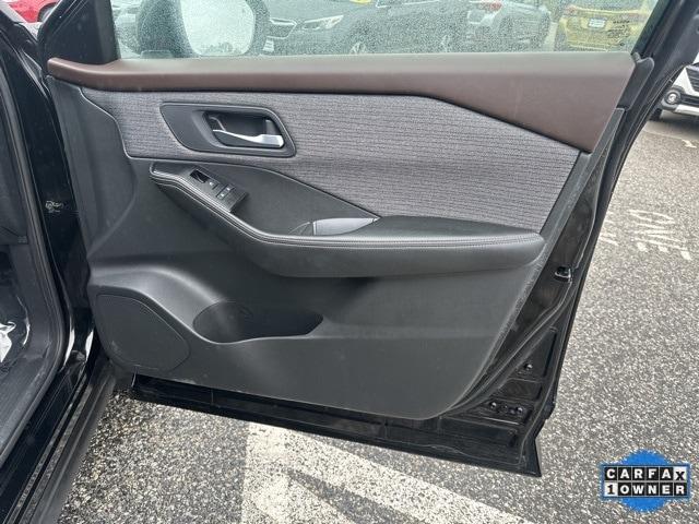 Photo of 2022 Black Nissan Rogue