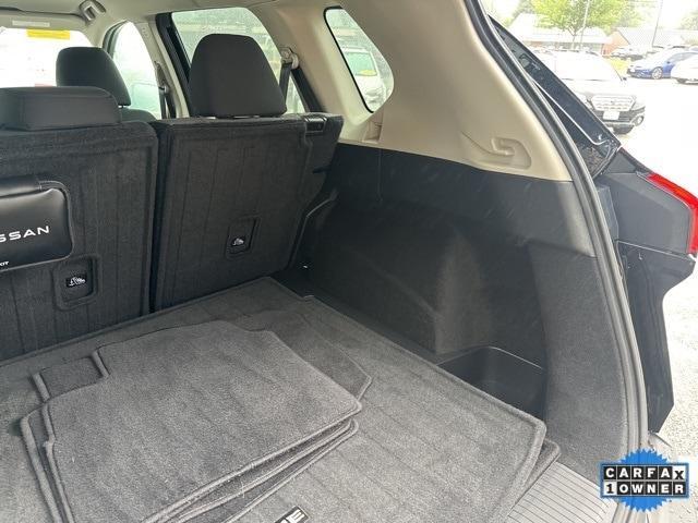 Photo of 2022 Black Nissan Rogue