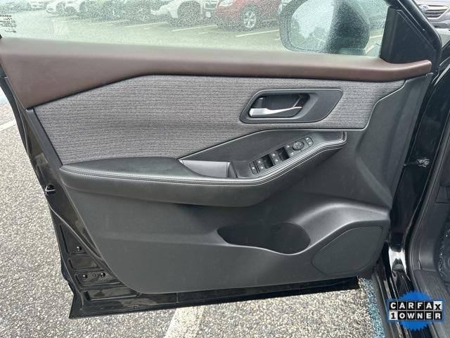 Photo of 2022 Black Nissan Rogue