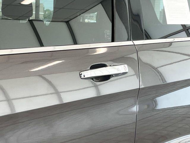Photo of 2020 Granite Crystal Metallic Clearcoat Jeep Grand Cherokee