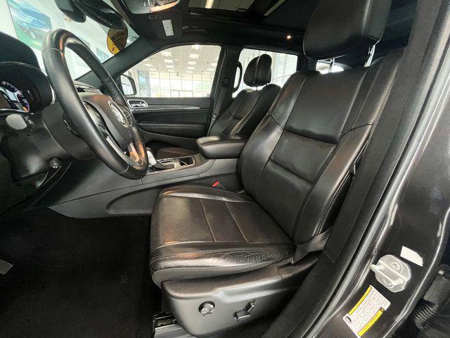 Photo of 2020 Granite Crystal Metallic Clearcoat Jeep Grand Cherokee