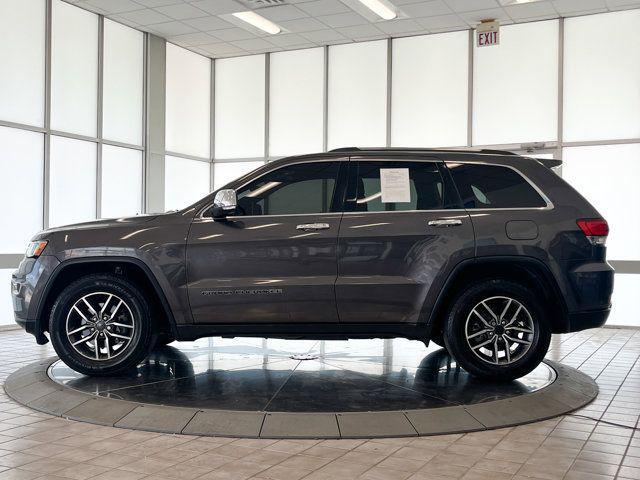 Photo of 2020 Granite Crystal Metallic Clearcoat Jeep Grand Cherokee