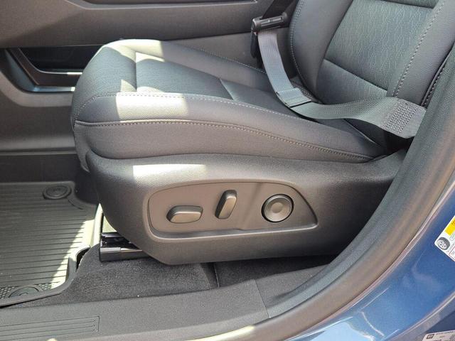 Photo of 2026 Lakeshore Blue Metallic Chevrolet Equinox
