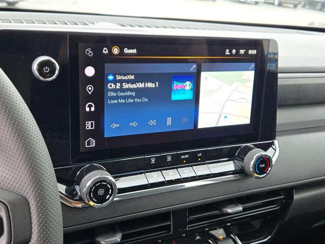 Photo of 2025 Summit White Chevrolet Colorado