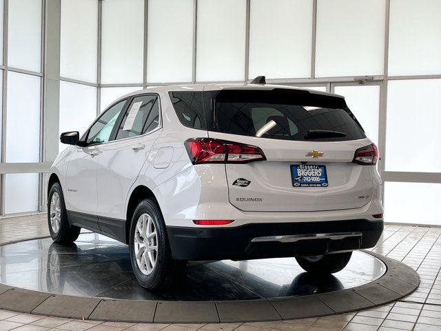 Photo of 2022 Iridescent Pearl Tricoat Chevrolet Equinox