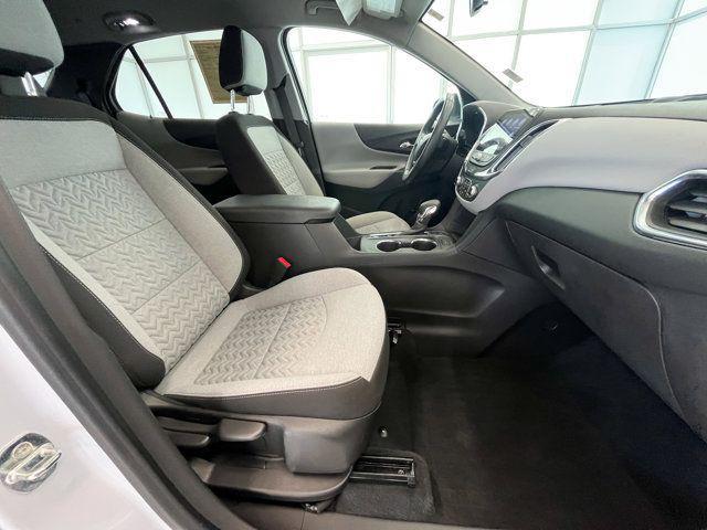 Photo of 2022 Iridescent Pearl Tricoat Chevrolet Equinox