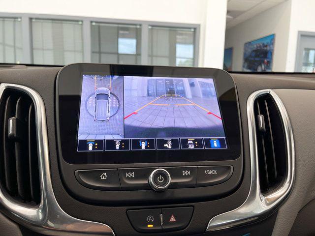 Photo of 2022 Iridescent Pearl Tricoat Chevrolet Equinox