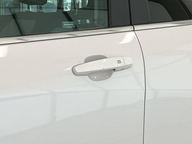 Photo of 2022 Iridescent Pearl Tricoat Chevrolet Equinox