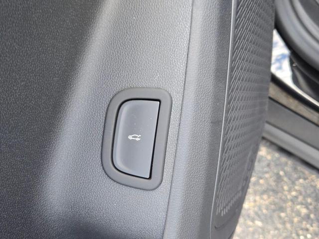 Photo of 2026 Mosaic Black Metallic Chevrolet Traverse